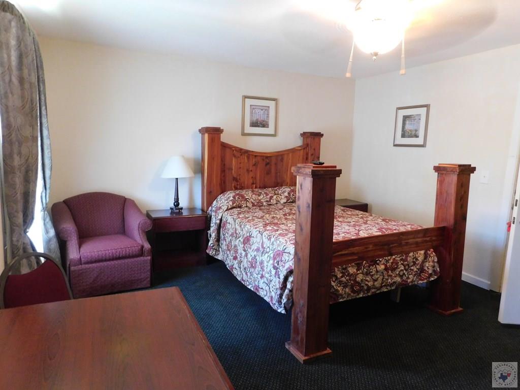 69 Courthouse Square Property Photo 7