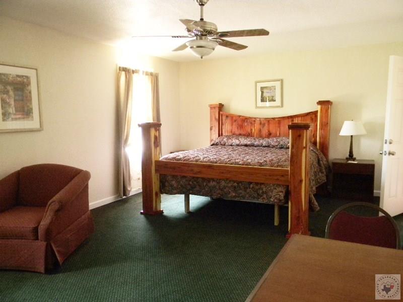 69 Courthouse Square Property Photo 9