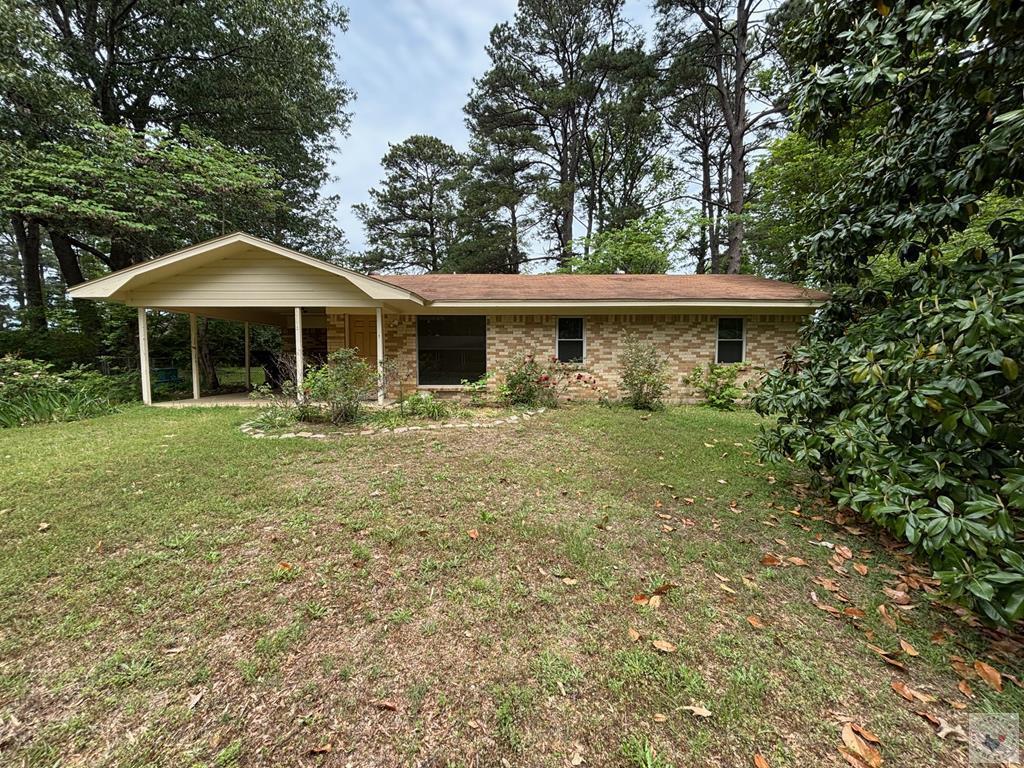 105 Pine St Property Photo 1