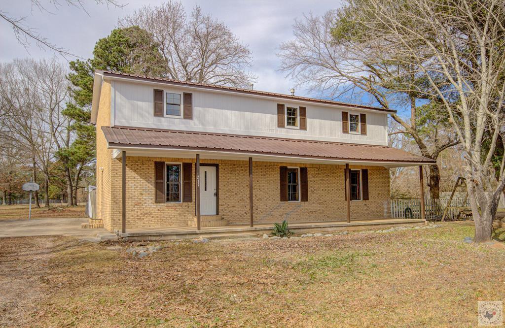 211 Red River Rd N Property Photo 2