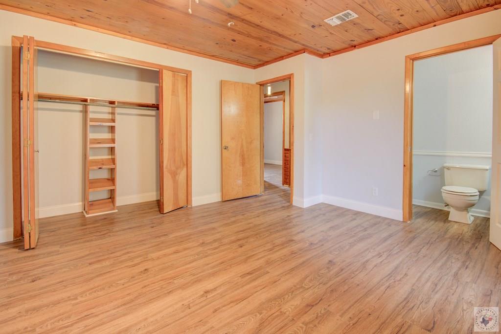 211 Red River Rd N Property Photo 13