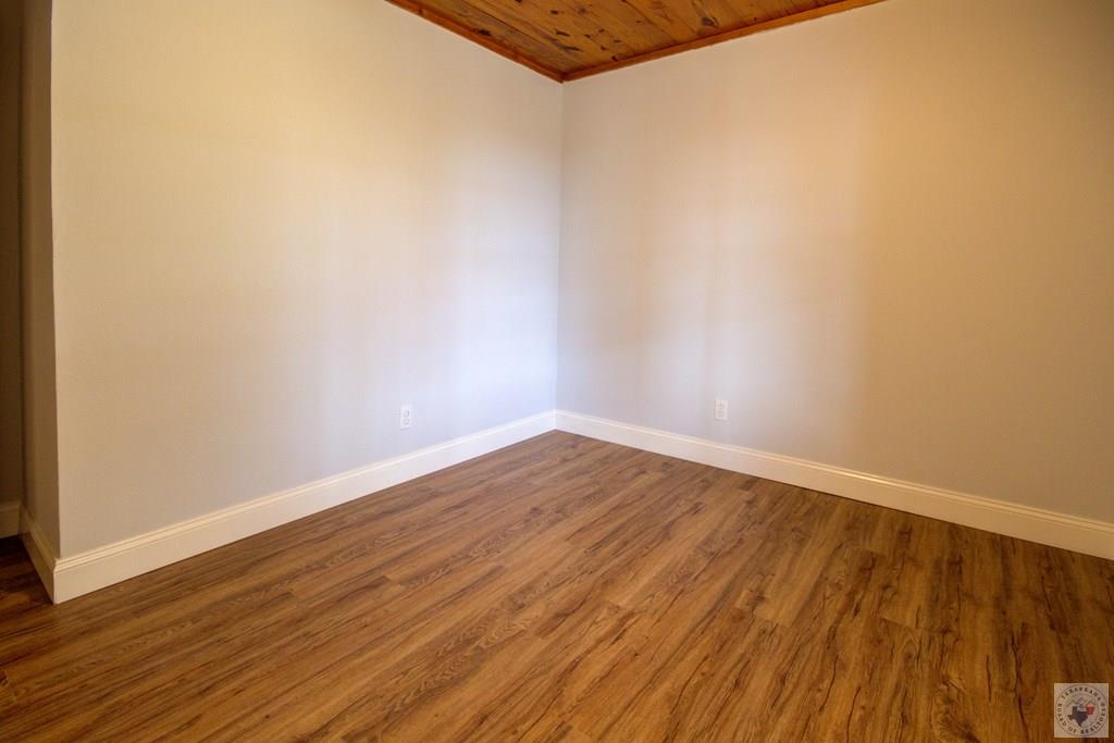 211 Red River Rd N Property Photo 16