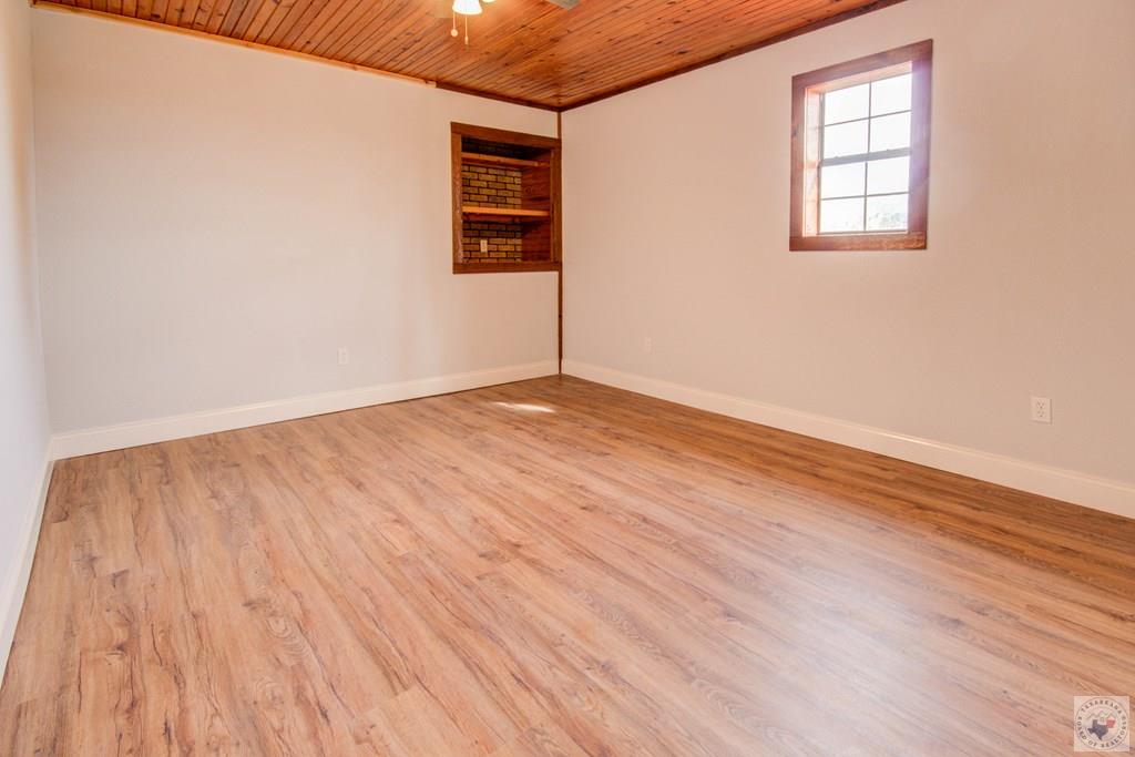 211 Red River Rd N Property Photo 21