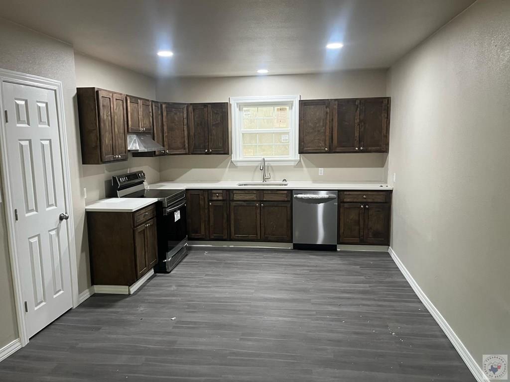 528 Piermont Property Photo 6