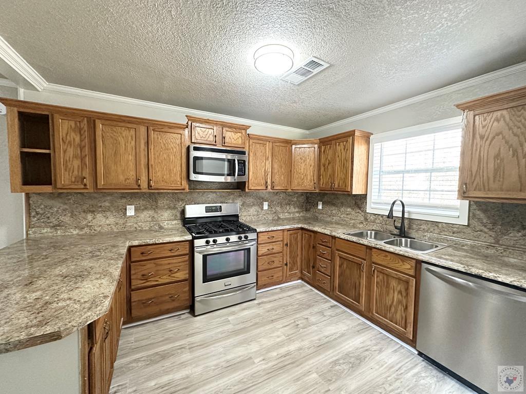 500 Blaylock Property Photo 14