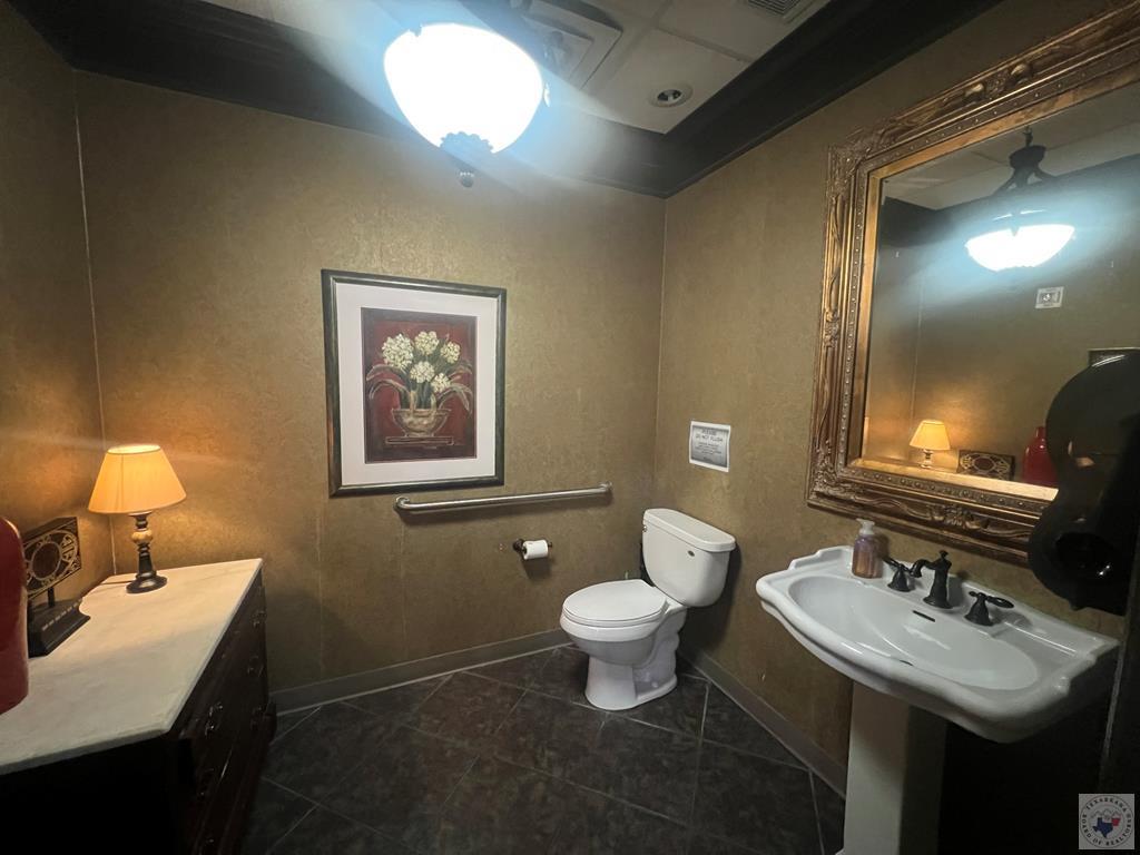 4622 Mcknight Rd Property Photo 5