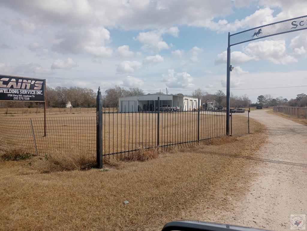 1706 Fm 563 Property Photo 1