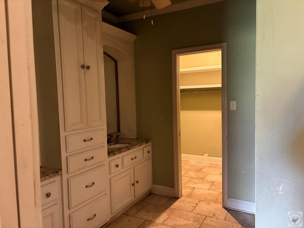140 Wall St Property Photo 15