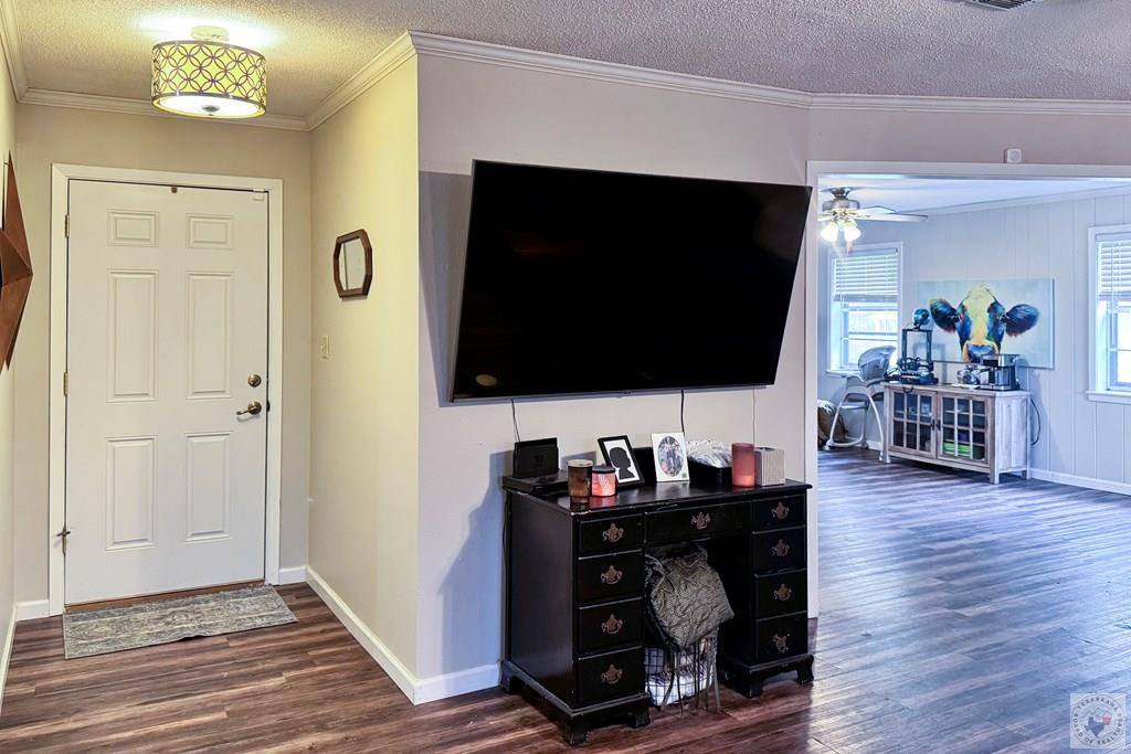 1550 Leona Drive Property Photo 3