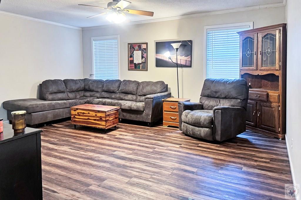1550 Leona Drive Property Photo 4
