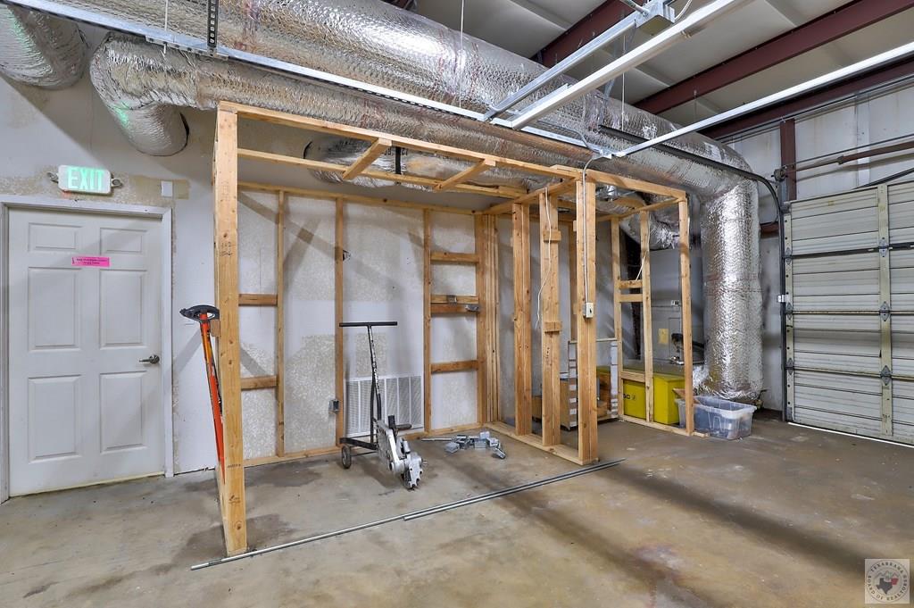 3005 S Lake Drive Property Photo 11