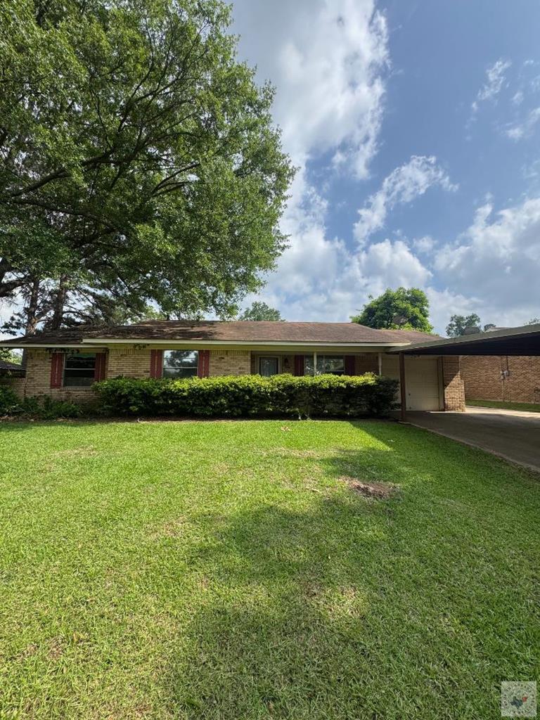 120 E Greenfield Property Photo 1