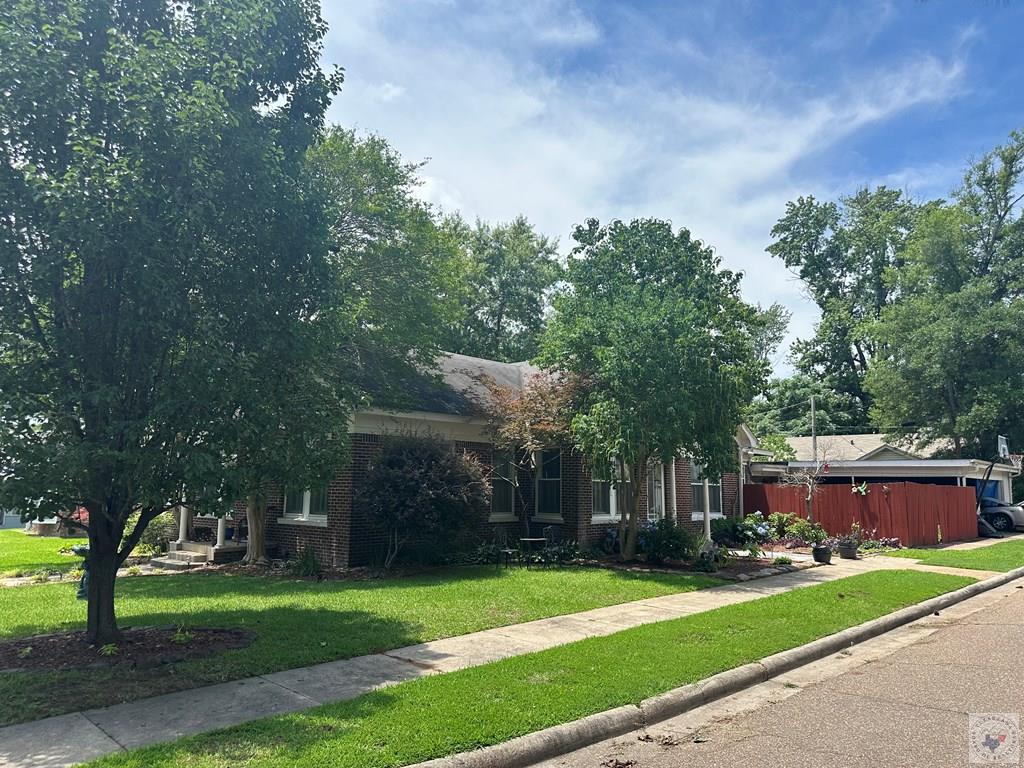 2523 Walnut St Property Photo 3