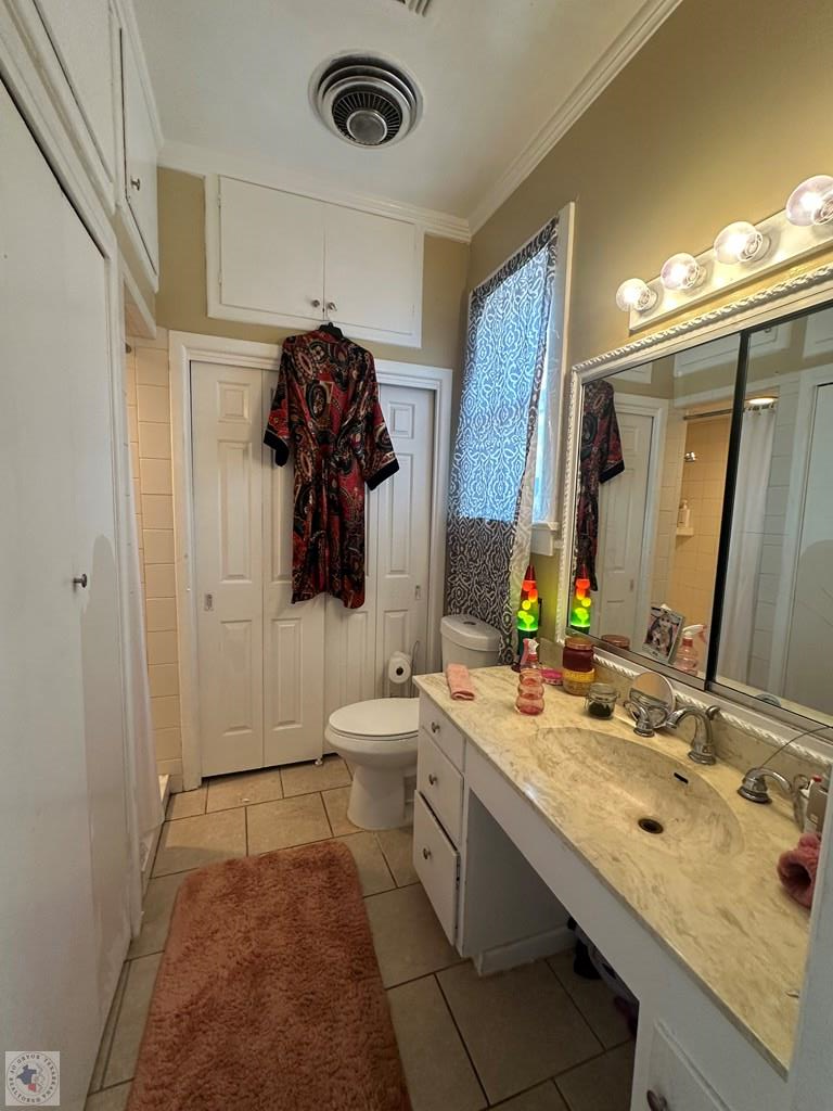 2523 Walnut St Property Photo 13