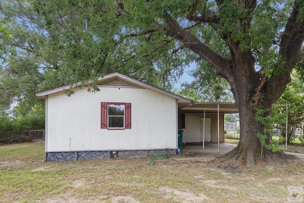 1003 Brooks Property Photo 1