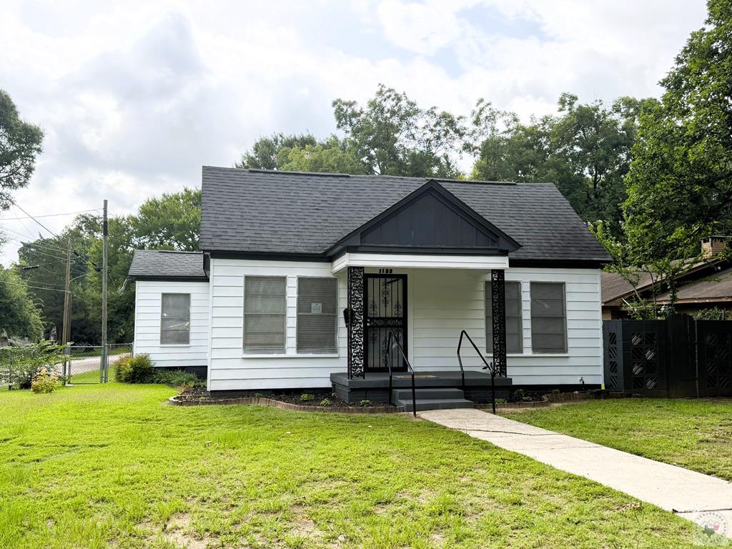 1122 Grand Ave