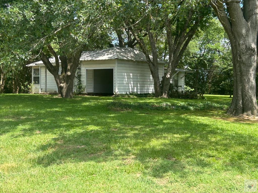 350 Ash Property Photo 1