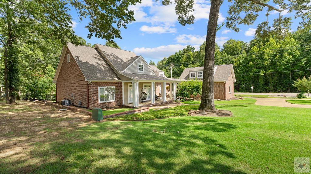 6902 Live Oak Dr