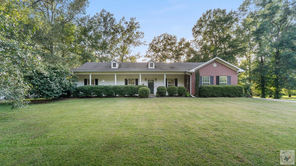 15 Elmwood Ln
