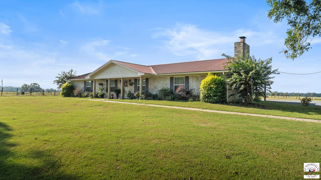 659 Highway 32 Property Photo 1