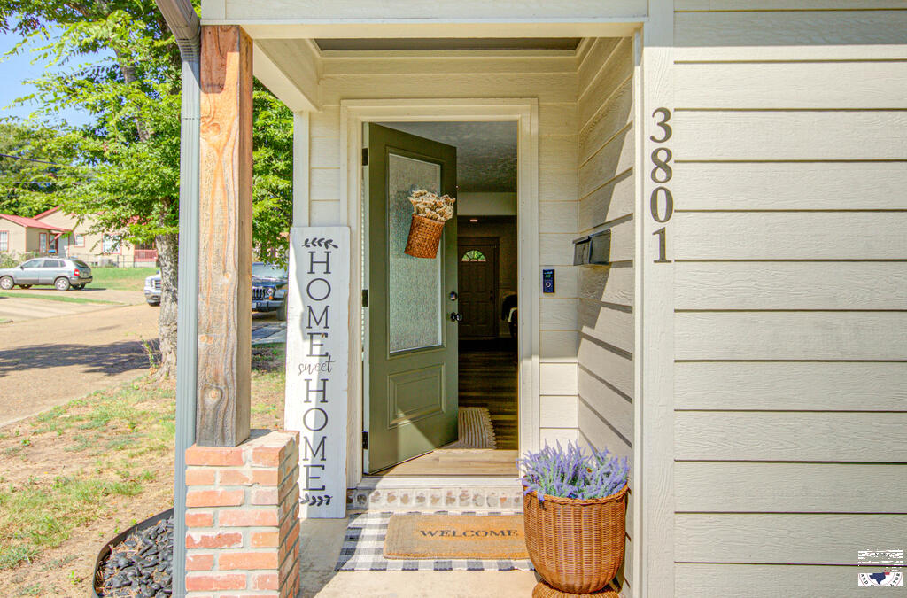 3801 Pine St Property Photo 1