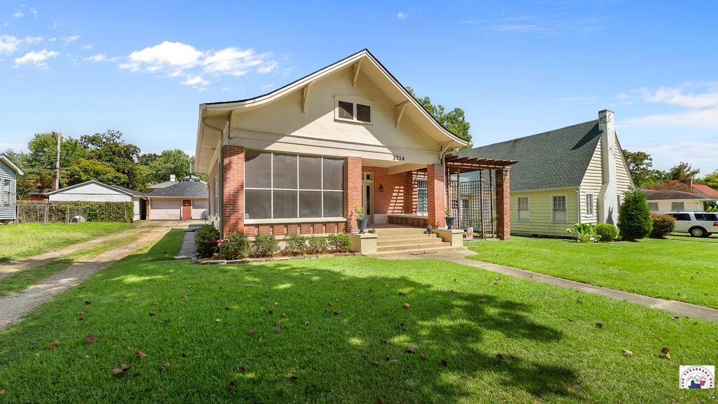 2714 Olive St Property Photo 1