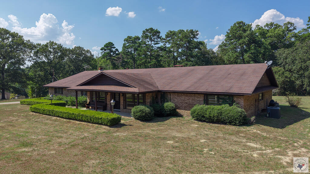 2115 E Pinecrest Property Photo 1
