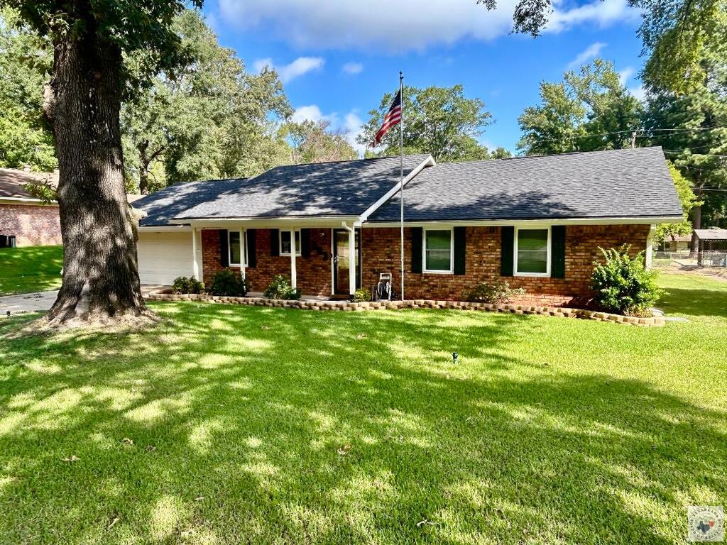 303 Pin Oak Property Photo 1