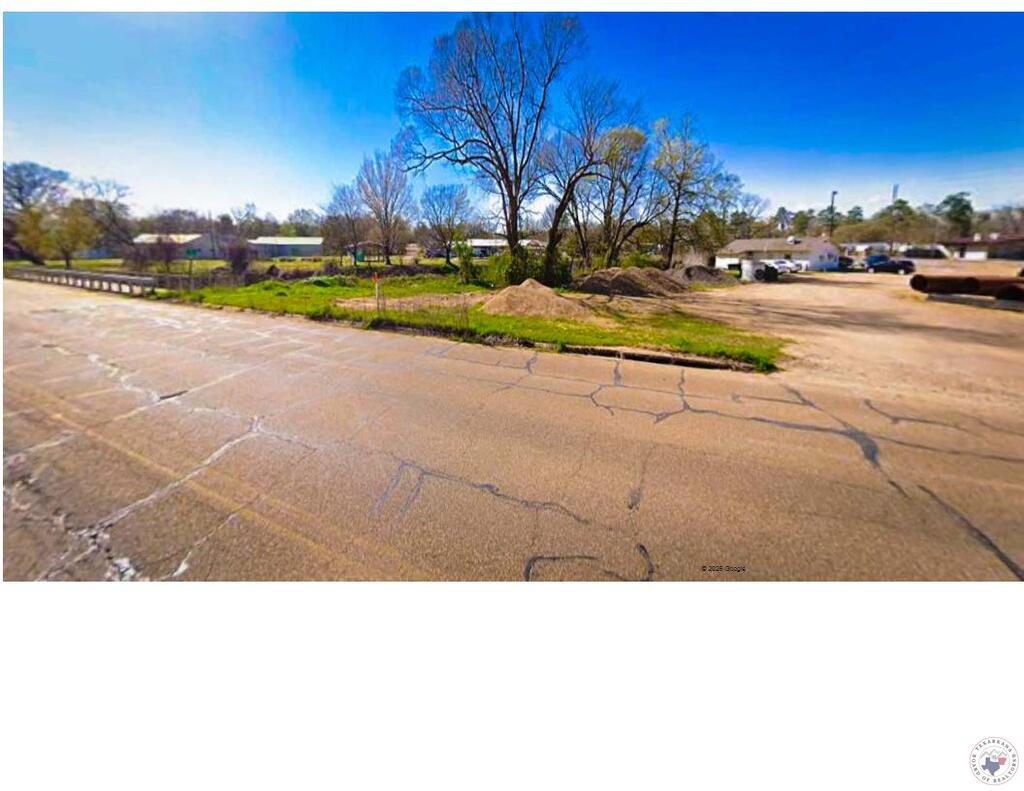 0.5 Acres E Broad Property Photo 1