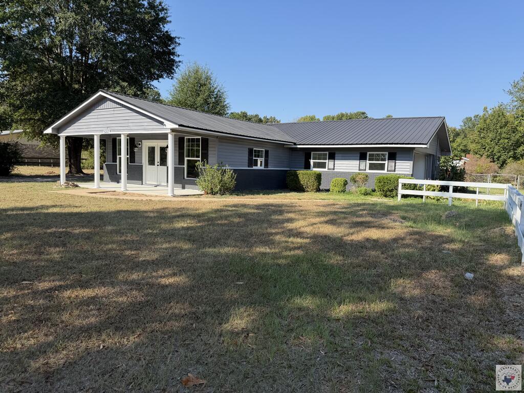 5227 Blackman Ferry Rd Property Photo 1