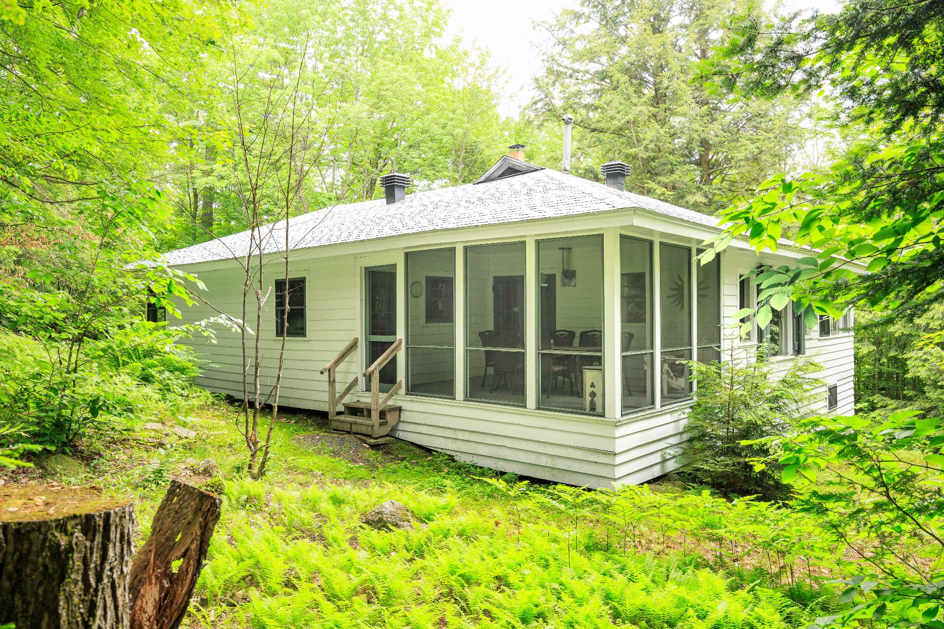 2093 Ch. De Dunany Property Photo 9