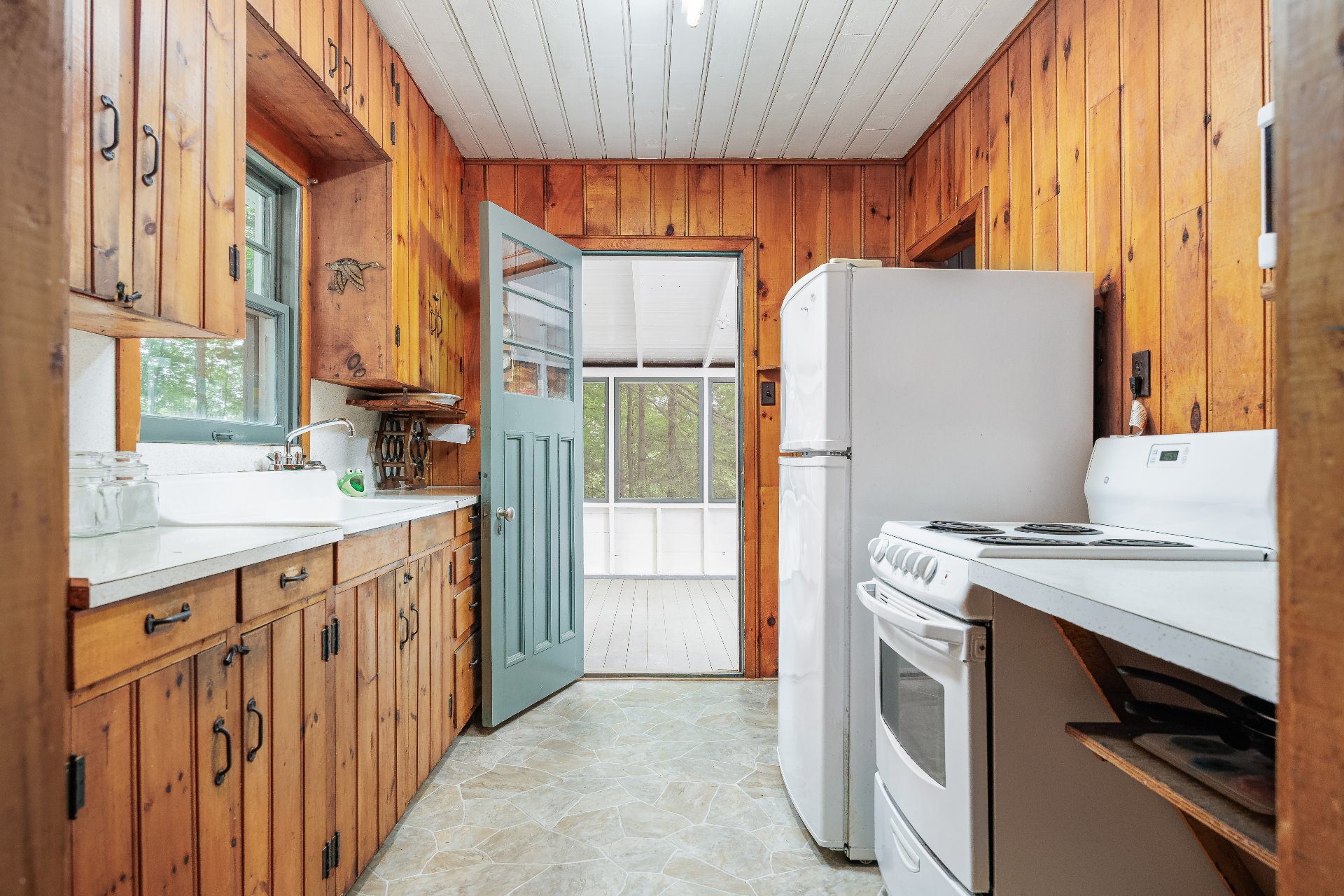 2093 Ch. De Dunany Property Photo 13