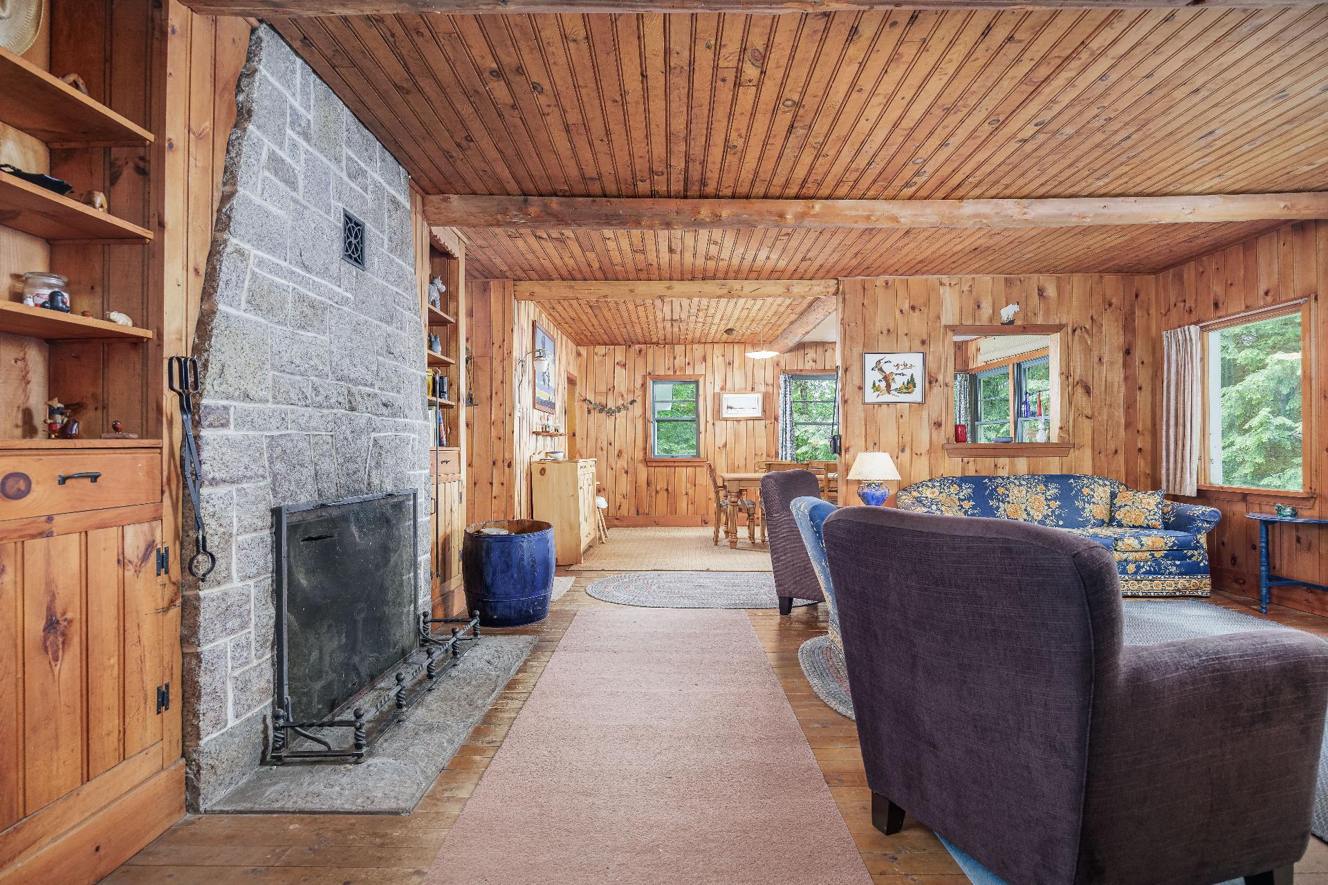 2093 Ch. De Dunany Property Photo 23