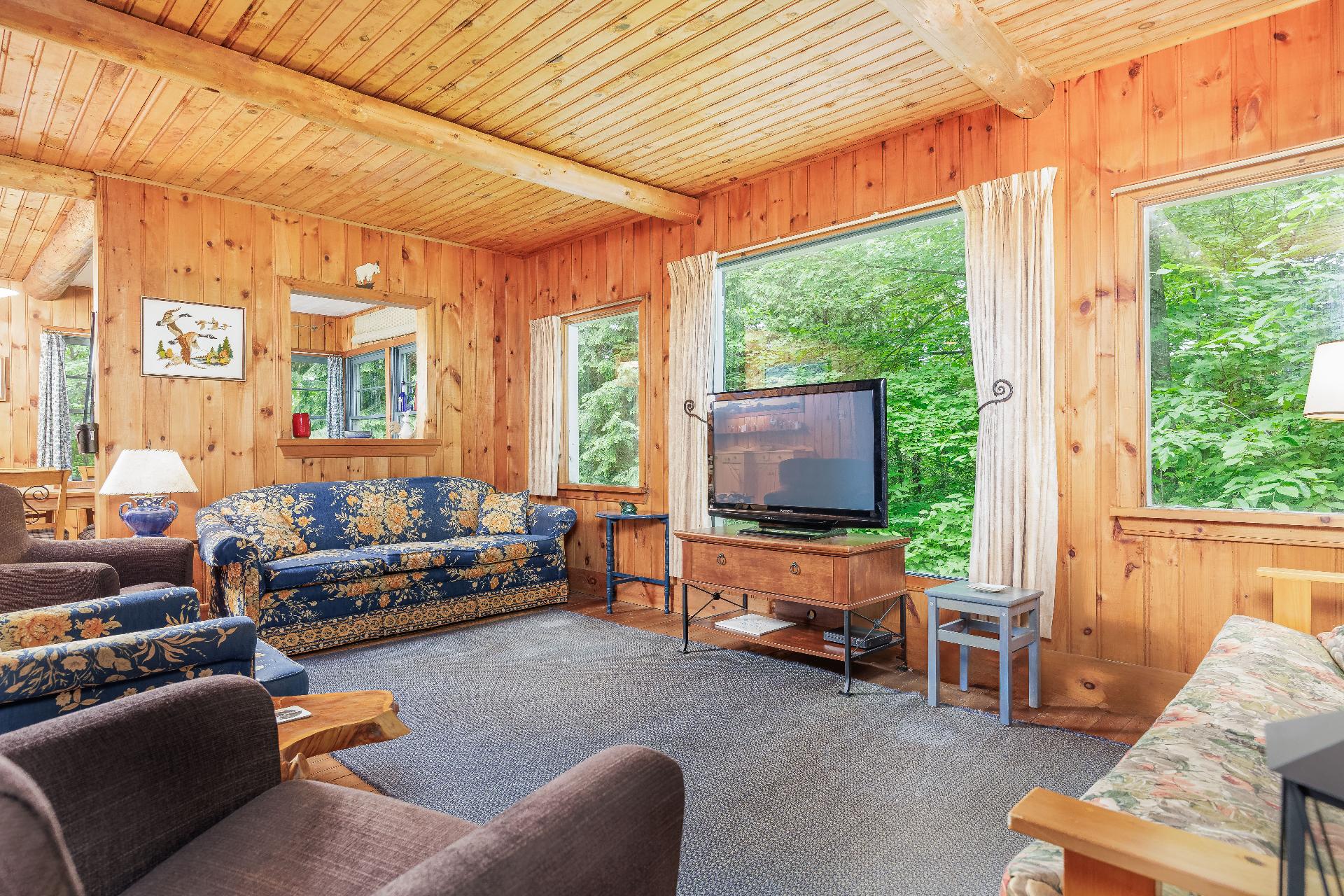 2093 Ch. De Dunany Property Photo 25