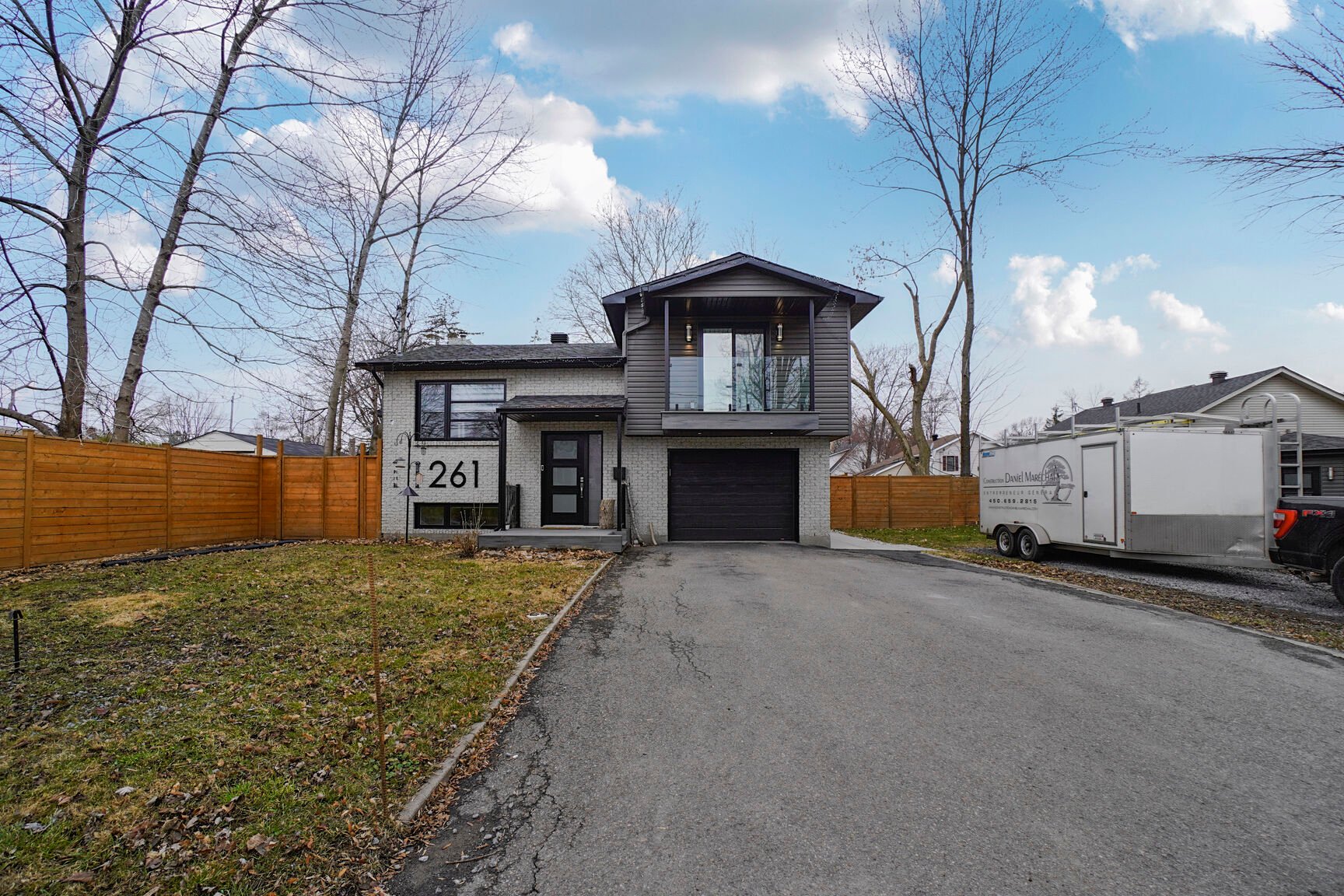 261 Boul. Maple Property Photo 1