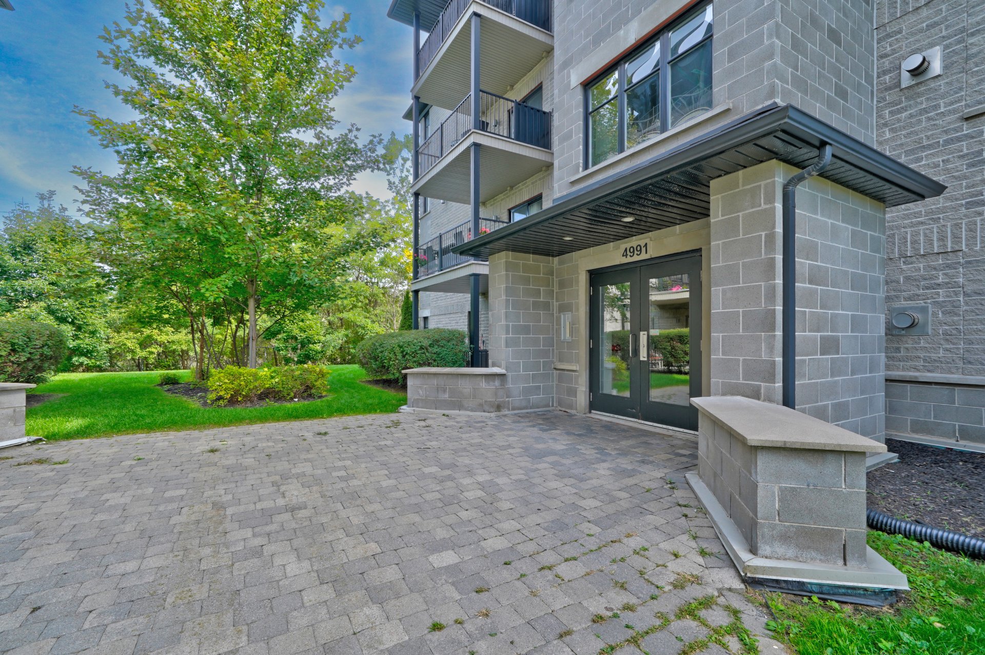 4991 Av. Eliot 204 Property Photo 1