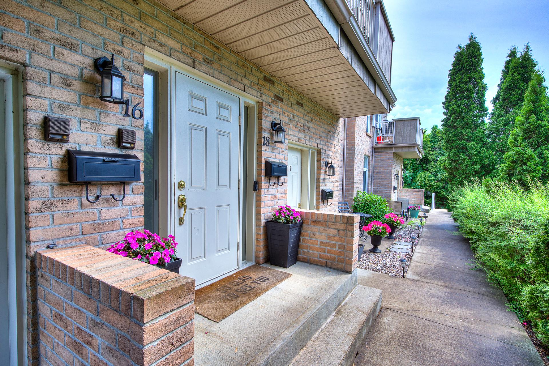 103 Sussex Drive 16 Property Photo 1