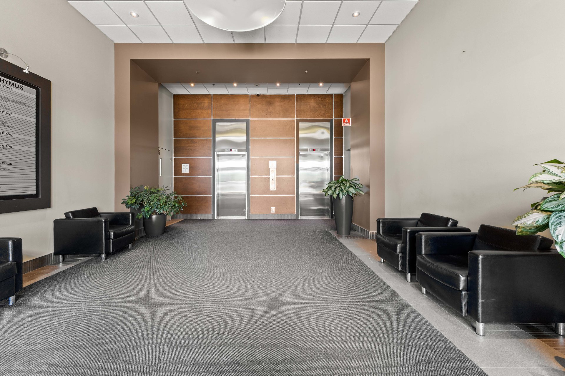 189 Boul. Hymus 304 Property Photo 1