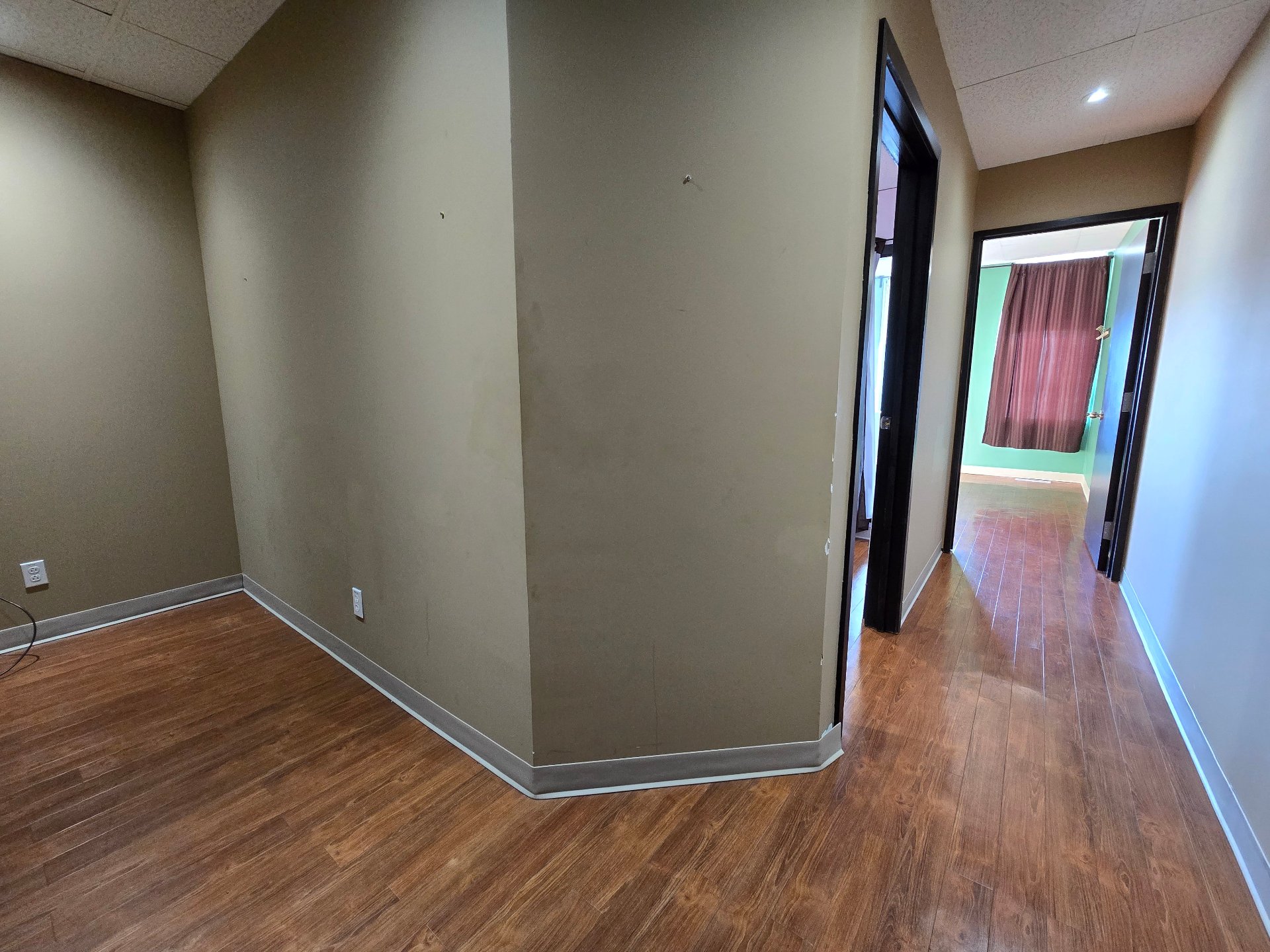 189 Boul. Hymus 304 Property Photo 3