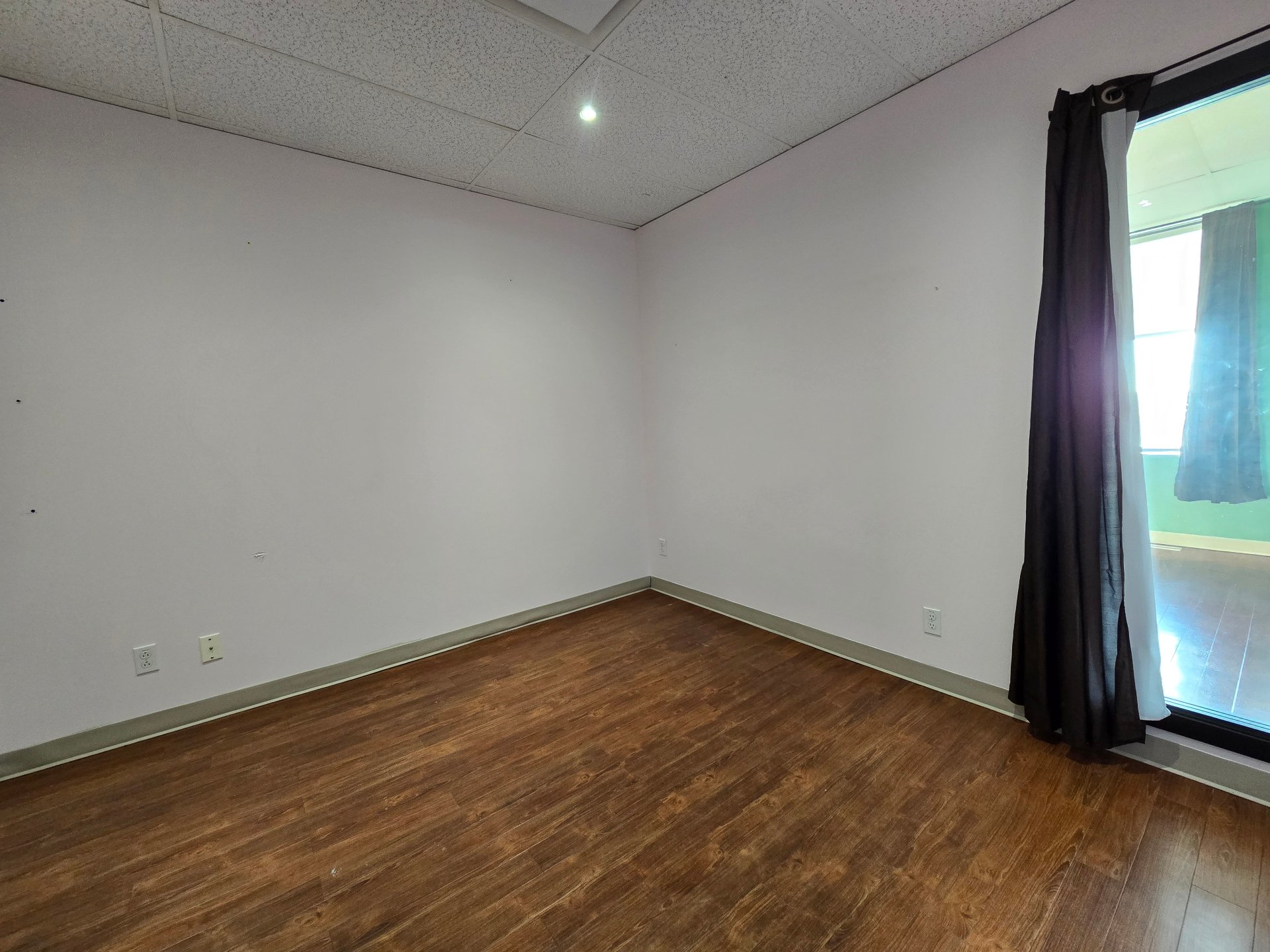 189 Boul. Hymus 304 Property Photo 4