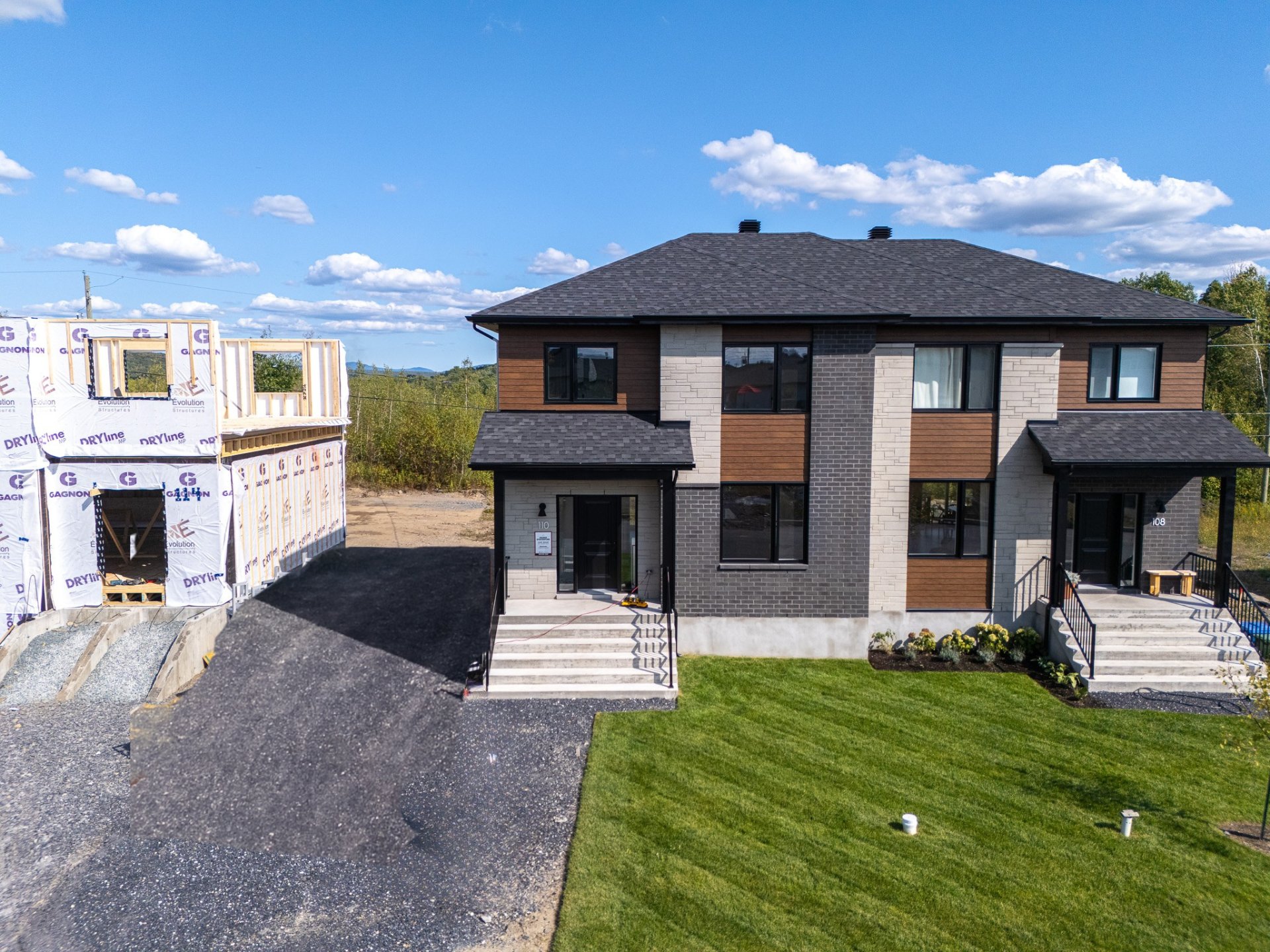 110 Rue Pierre-gauvreau Property Photo 1