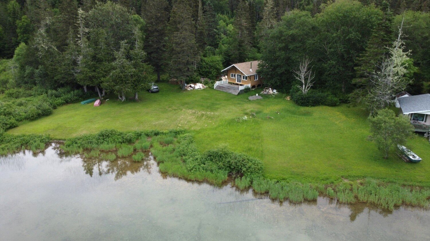 Lac Duval Rive Est en Haut Property Photo 1