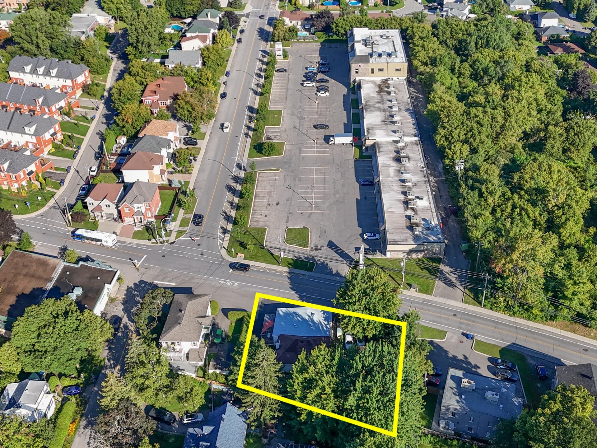 1258 Ch. Du Bord-de-l'eau Property Photo 1