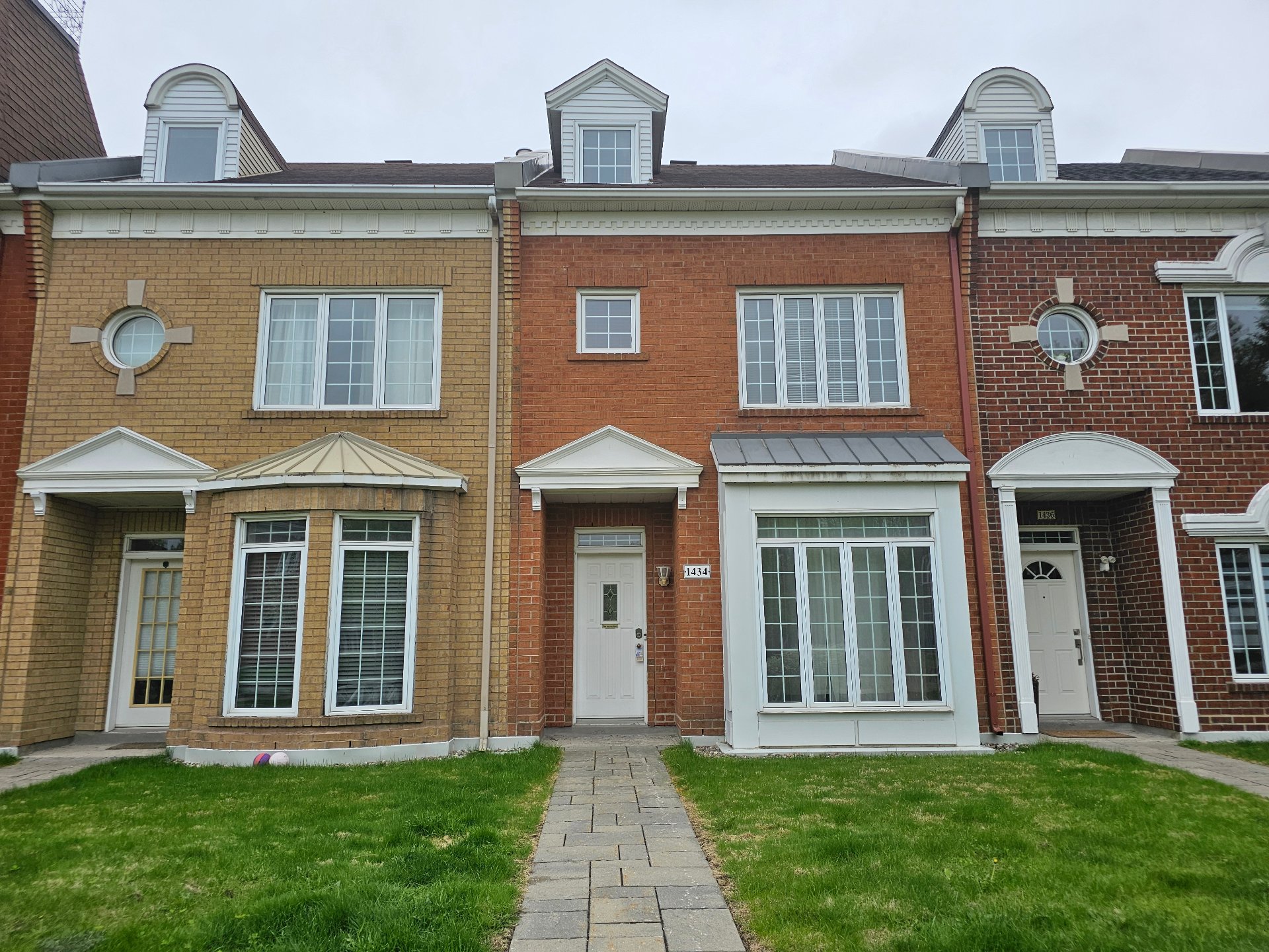 1434 Rue De L'everest Property Photo 1