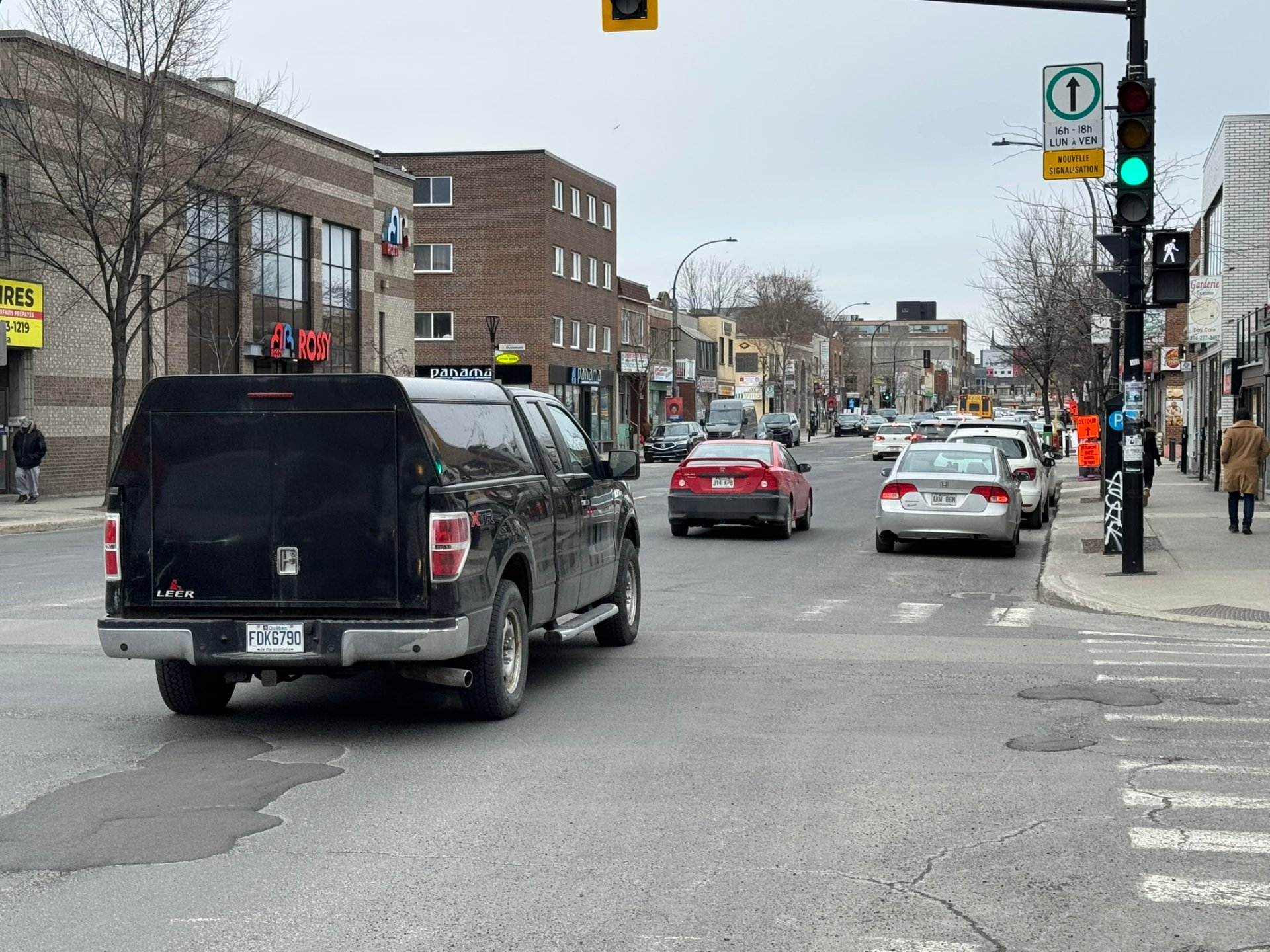 881 Rue Jean-talon O. Property Photo 5