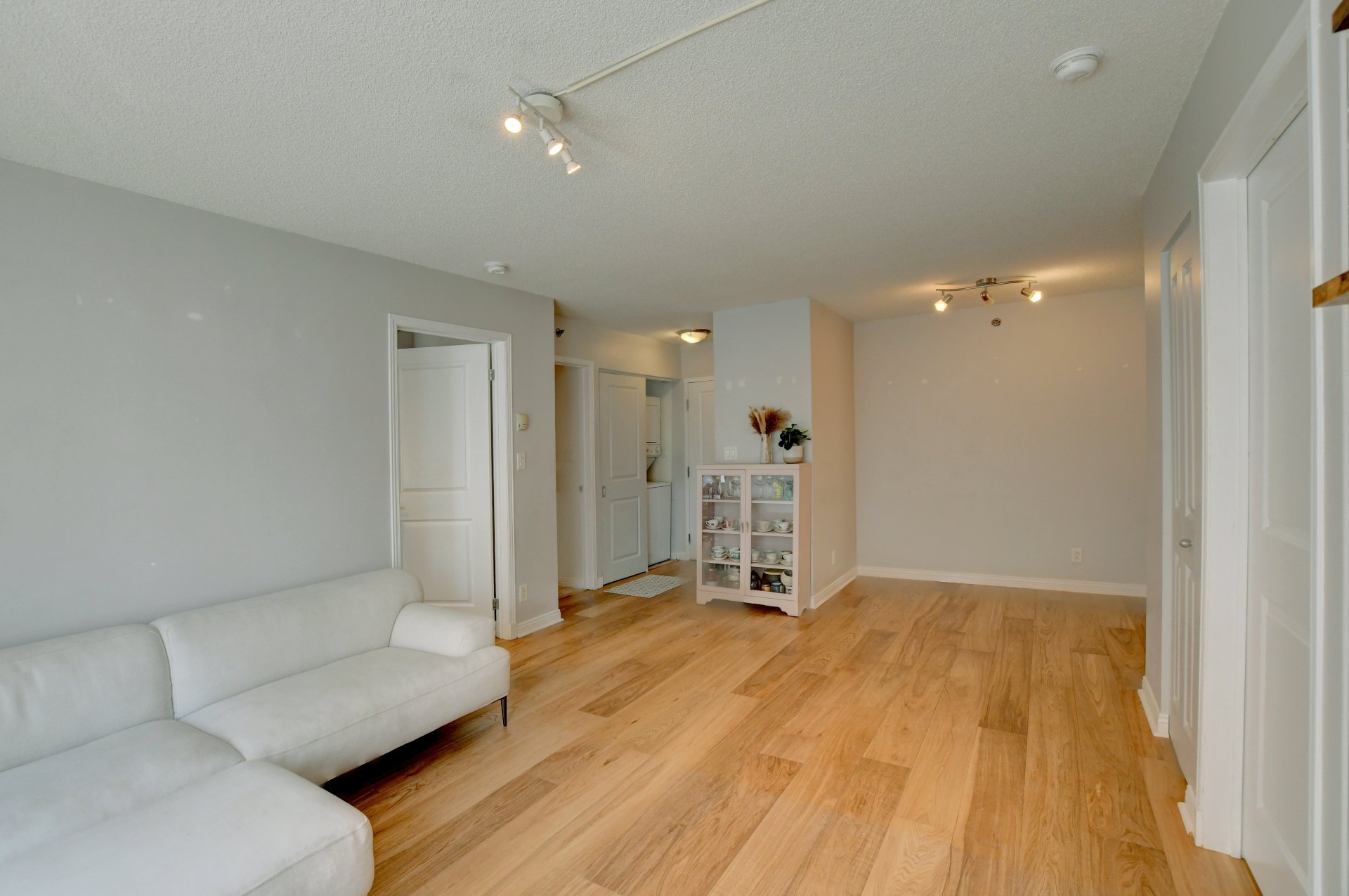 1225 Rue Notre-dame O. 215 Property Photo 5