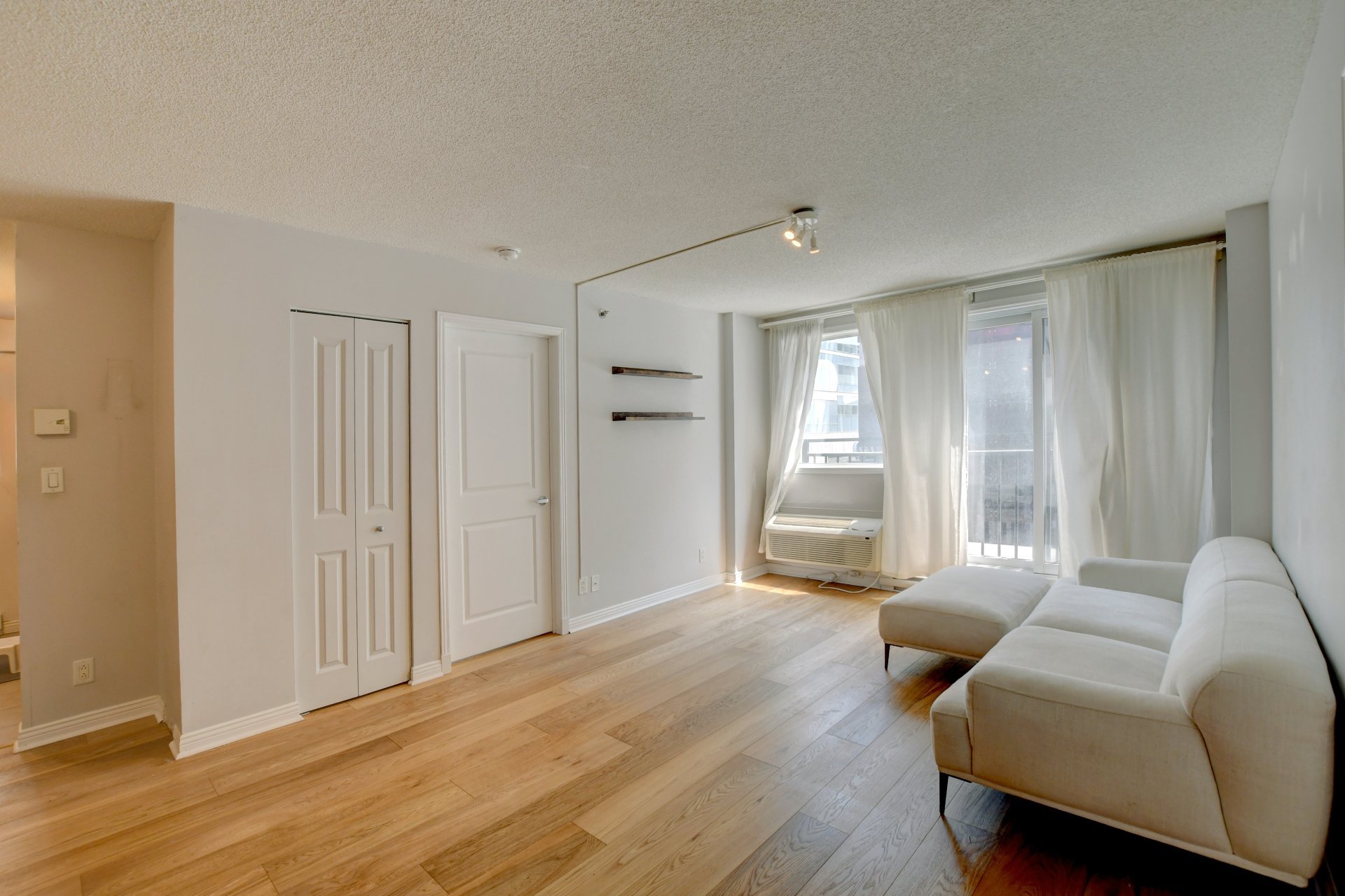 1225 Rue Notre-dame O. 215 Property Photo 7