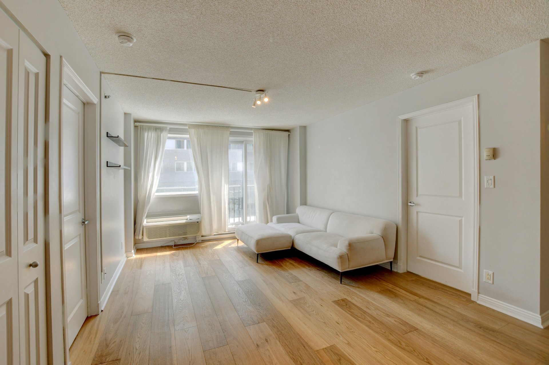 1225 Rue Notre-dame O. 215 Property Photo 8