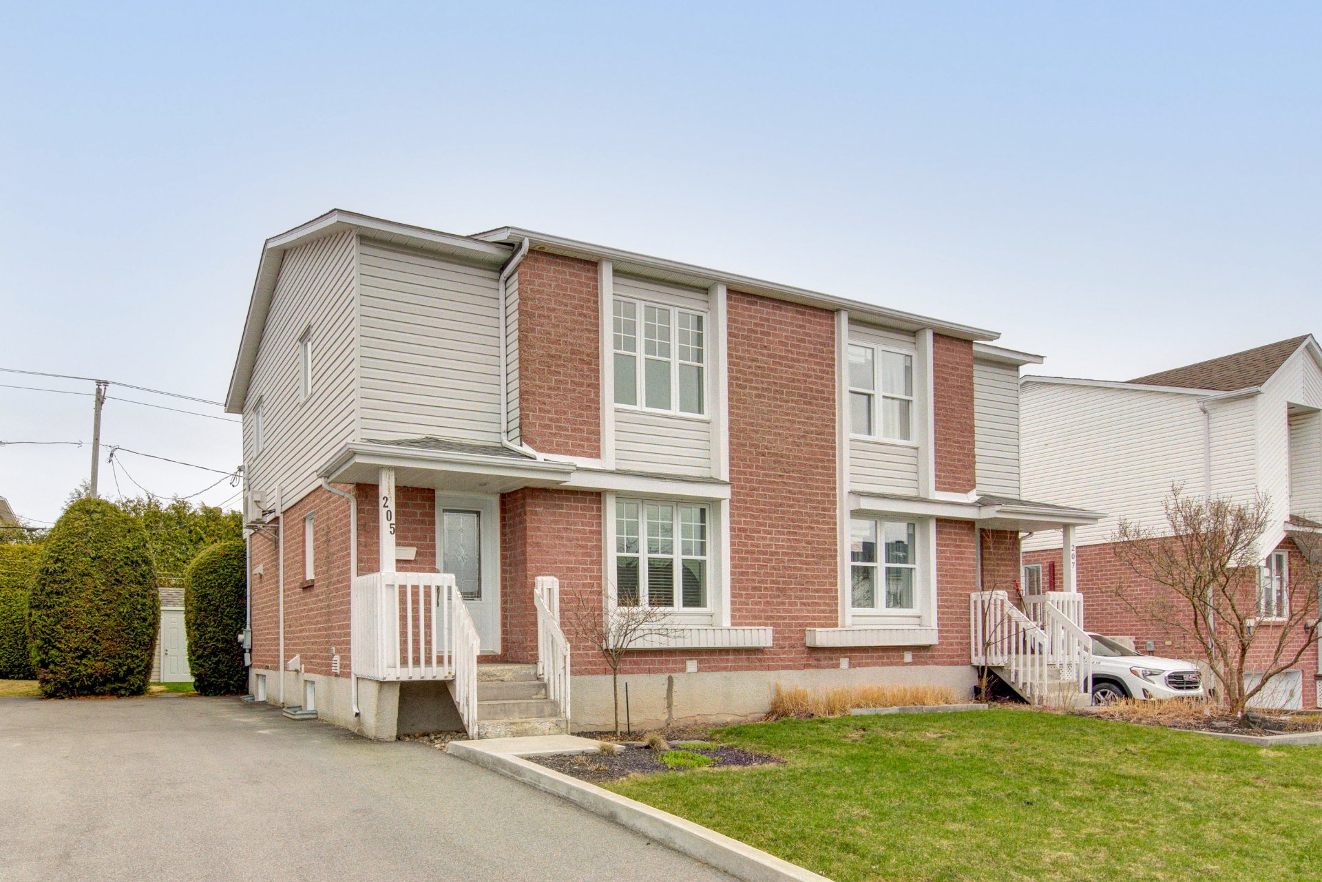 205 Rue Beaufort Property Photo 1