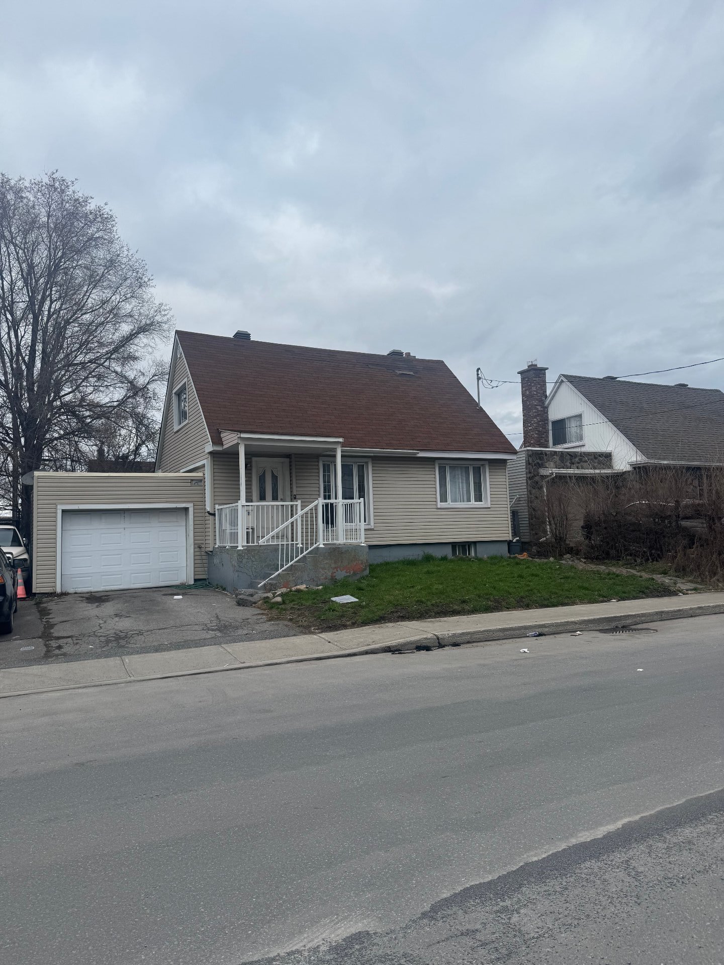8041 23e Avenue Property Photo 1